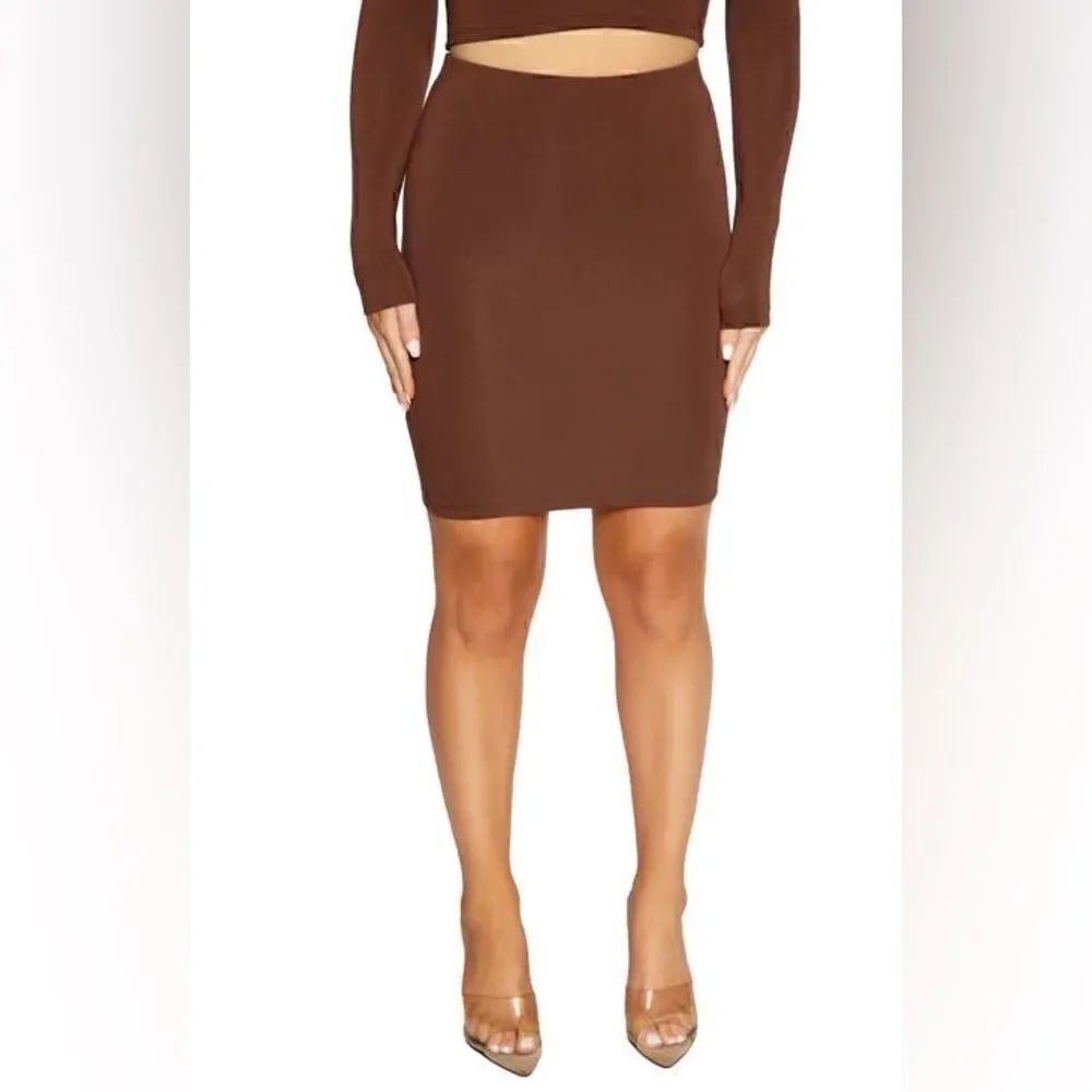 Naked wardrobe | mini skirt